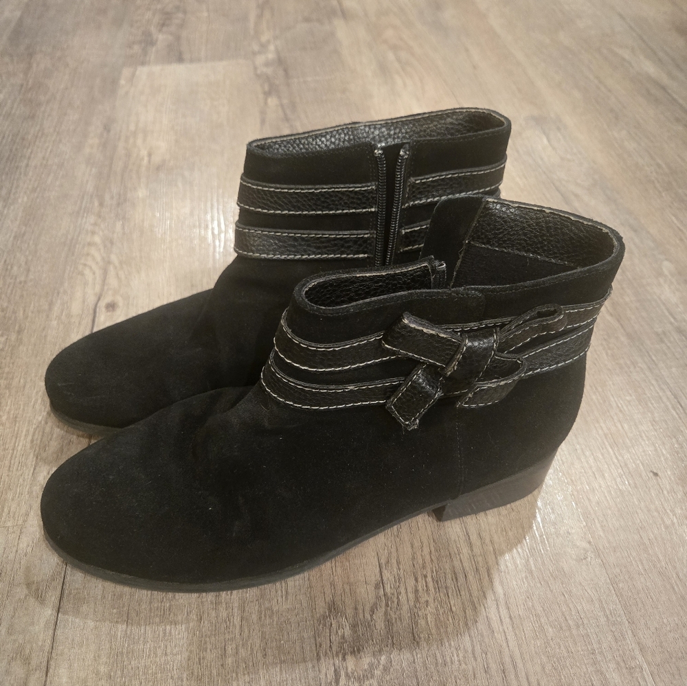 TROTTERS Black Ankle Booties Boots Shoes Size 9.5M